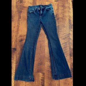 Grace in La trousers